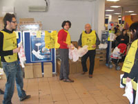 raccolta alimentare solidariet&agrave; 2009