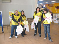 raccolta alimentare solidariet&agrave; 2009