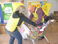 raccolta alimentare solidariet&agrave; 2009