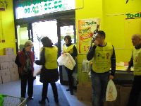 raccolta alimentare solidariet&agrave; 2010